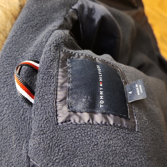 Tommy Hilfiger Kids Navy Fleece Lined Puffer Jacket Size 4 - Picture 3 of 3